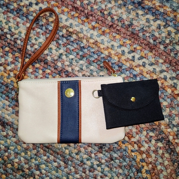 Stone & Co. Leather Clutch With Internal Detachable Coin/Card Purse - Picture 2 of 7